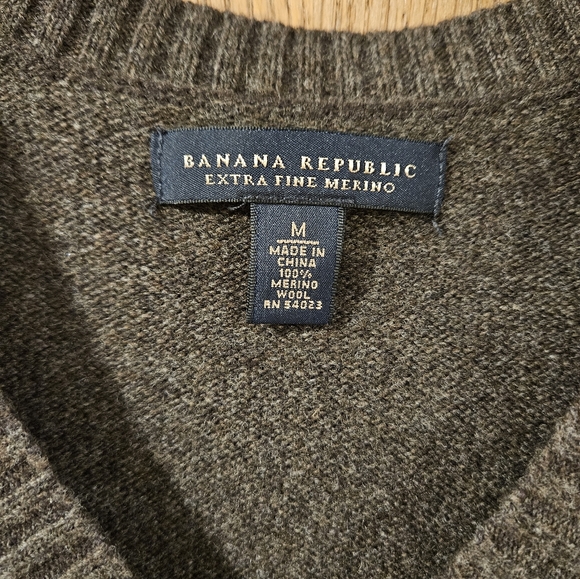 Banana Republic brown extra fine merino wool sweater vest - Picture 5 of 6